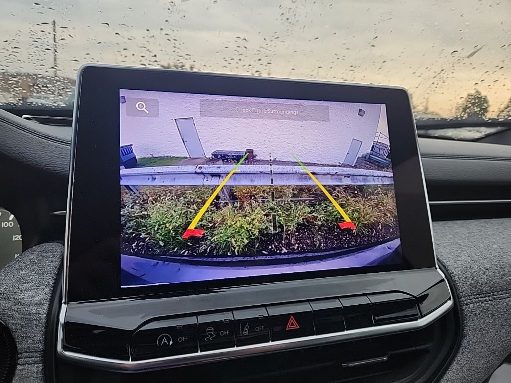 2024 Jeep Compass Latitude photo 17