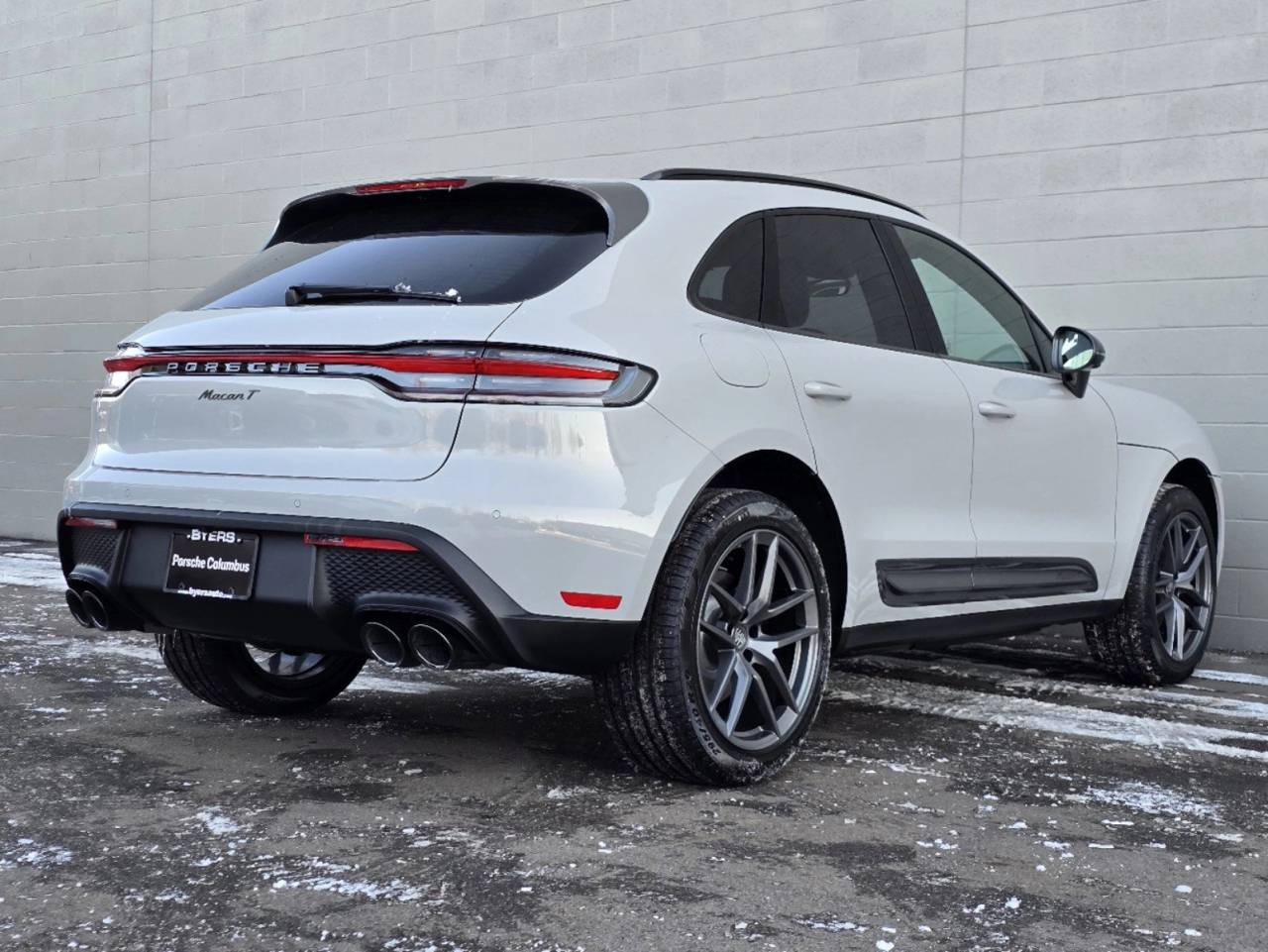 2025 Porsche Macan T photo 6