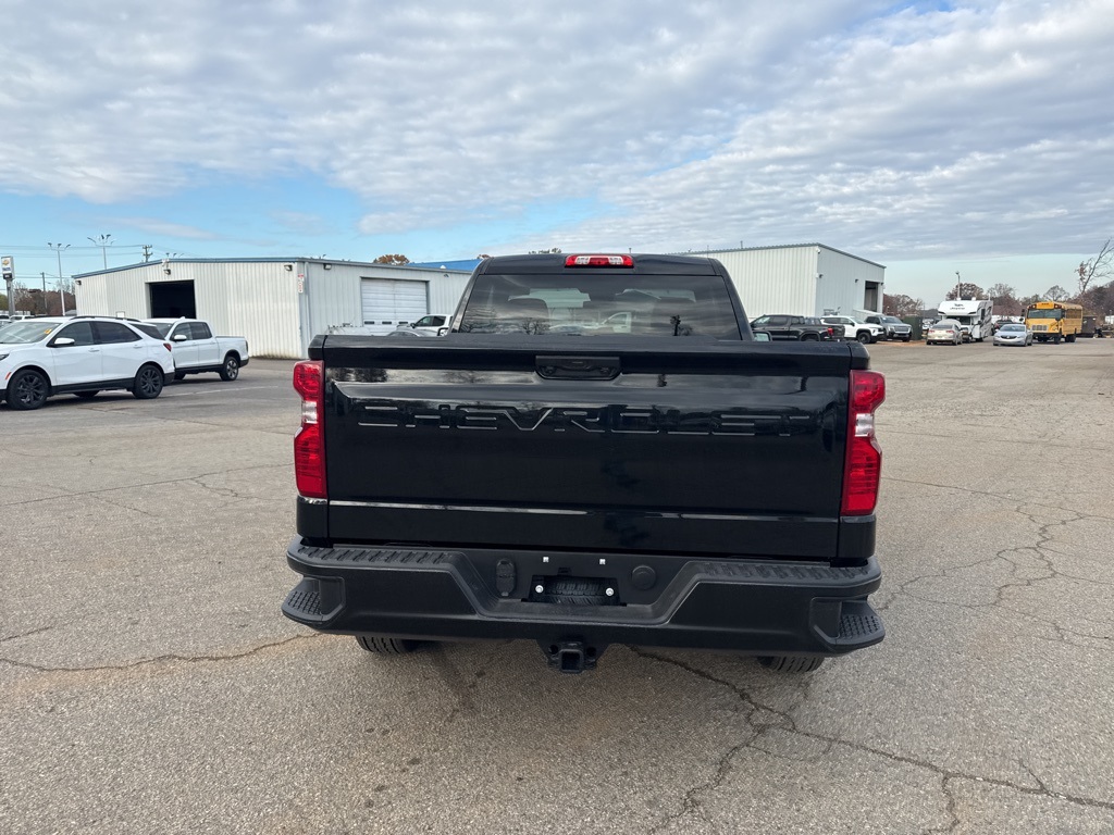 2025 Chevrolet Silverado 1500 photo 2
