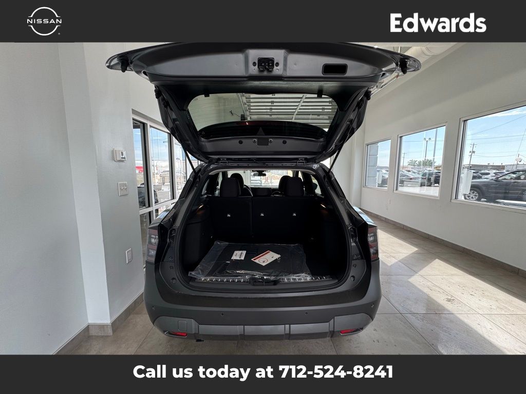 2025 Nissan Kicks SV photo 2