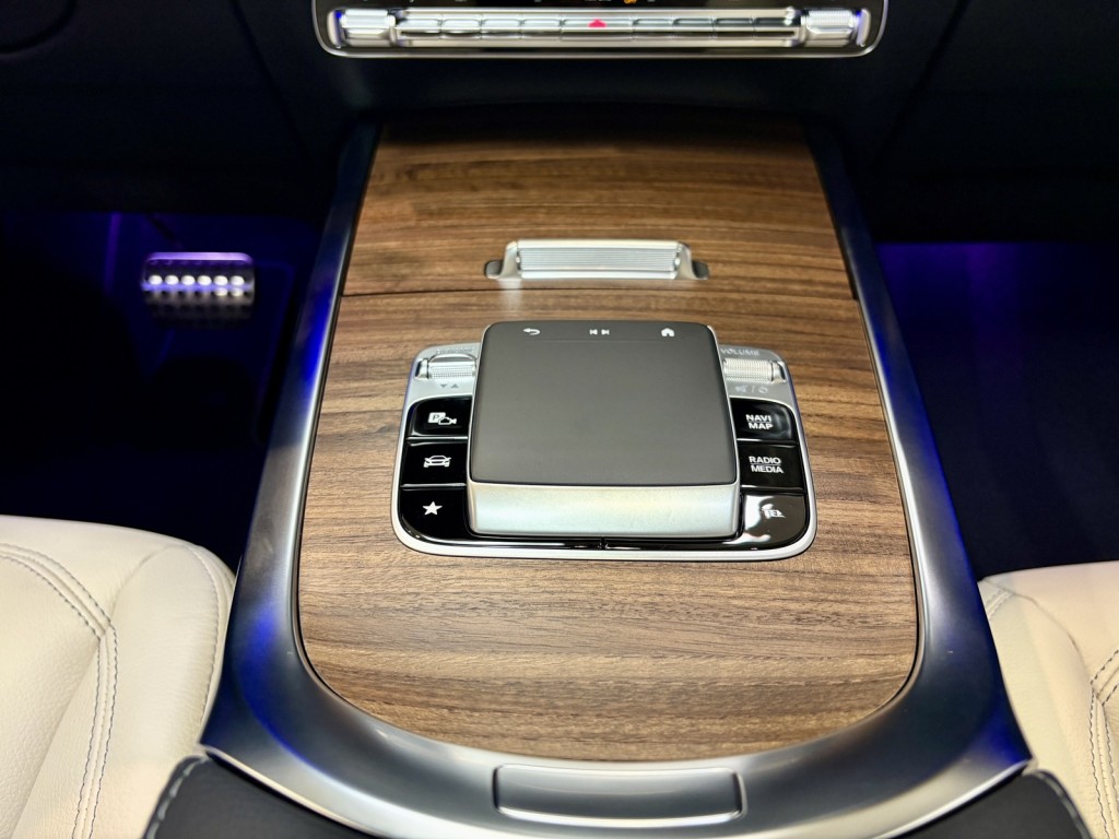 2025 Mercedes Benz G 550 photo 17