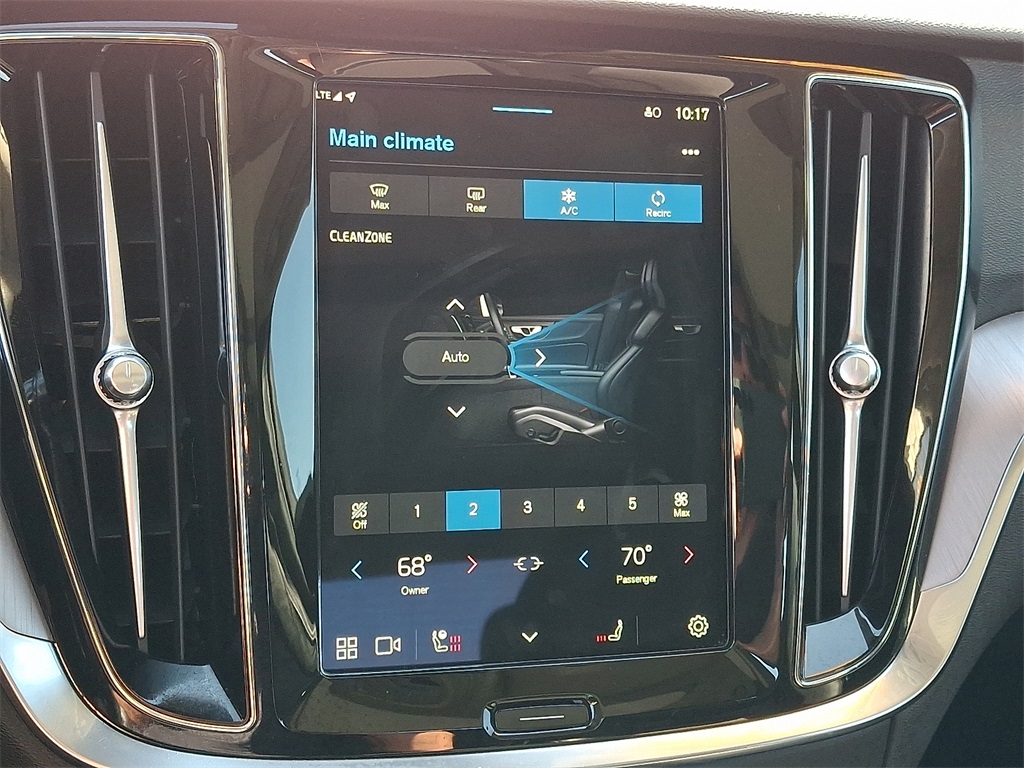 2025 Volvo S60 B5 Core photo 17