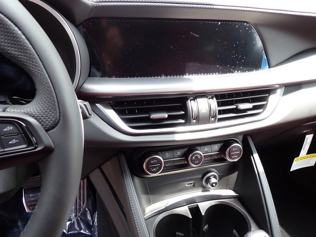2025 Alfa Romeo Stelvio Sprint Base photo 16