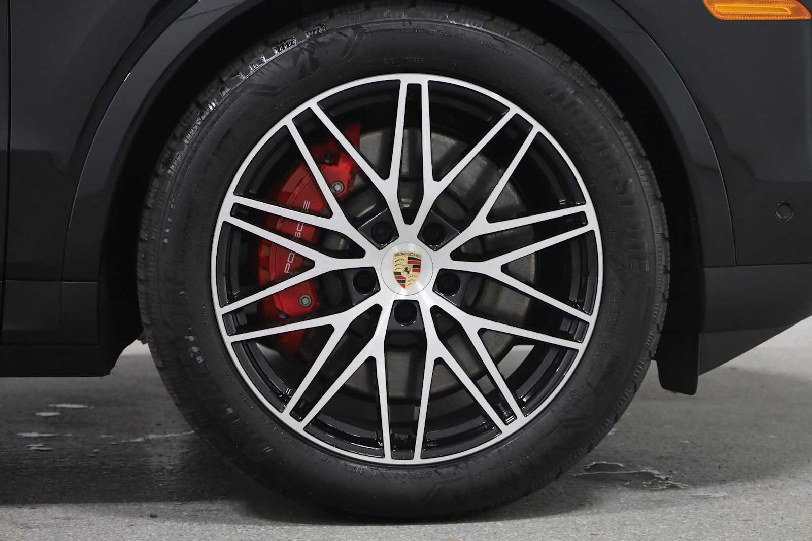 2025 Porsche Cayenne S photo 11