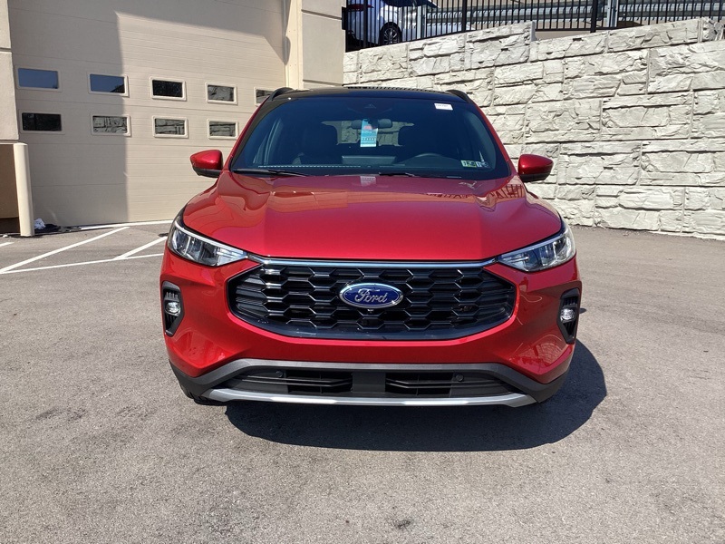 2025 Ford Escape Hybrid ST-Line Select photo 2