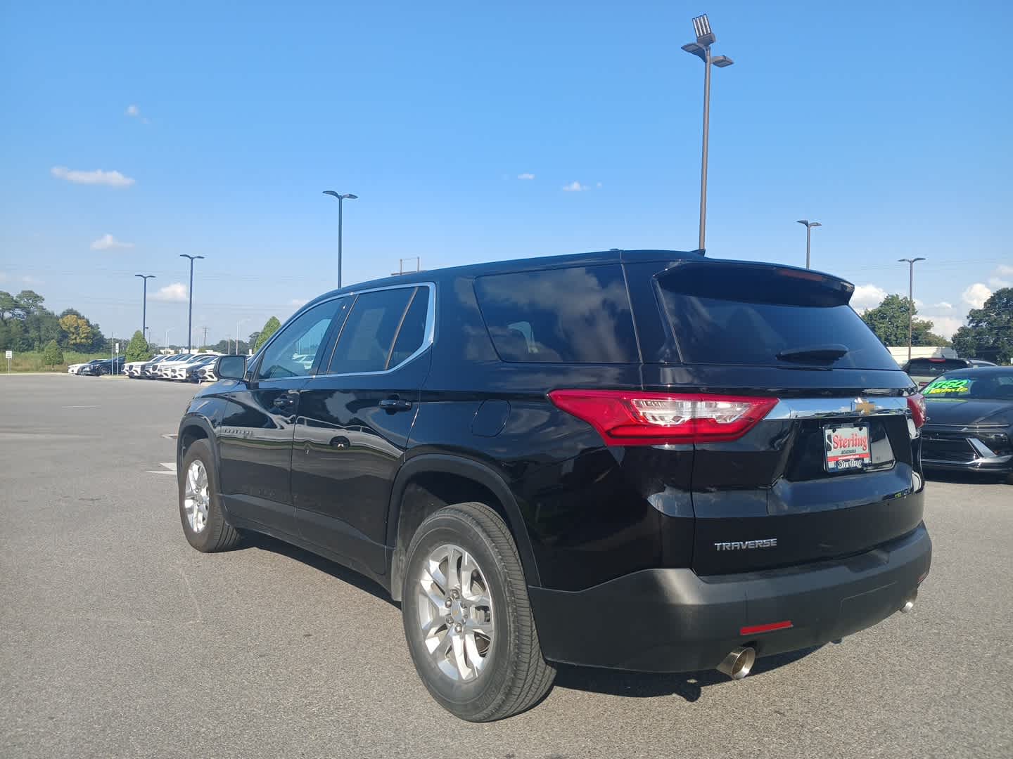 2021 Chevrolet Traverse LS photo 3