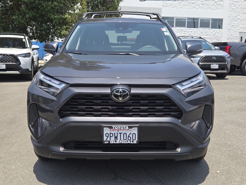 2024 Toyota RAV4 XLE photo 5