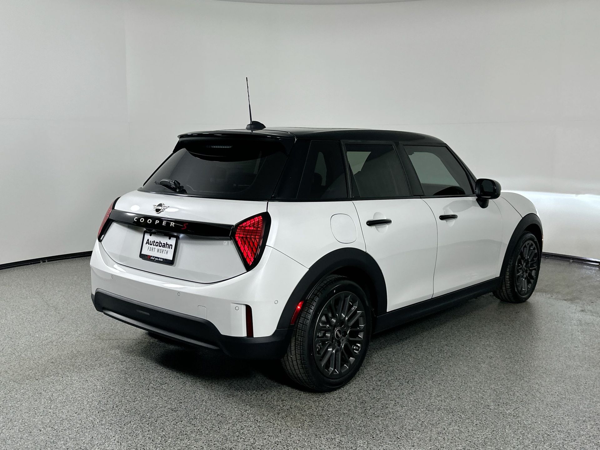 2025 Mini Cooper Hardtop S photo 3
