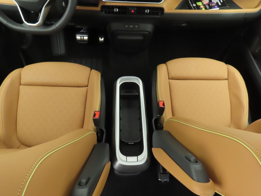 2025 Volkswagen ID. Buzz Pro Plus photo 17