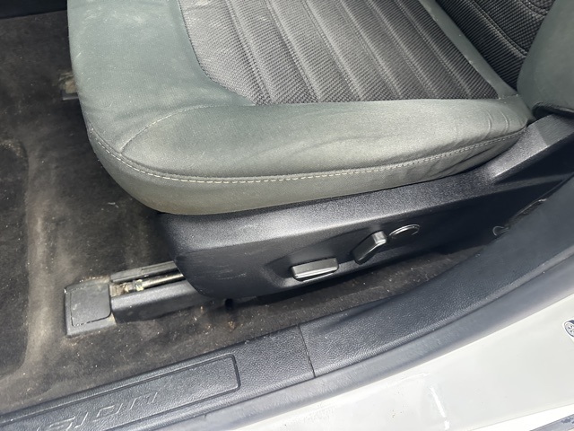2020 Ford Fusion SE photo 32