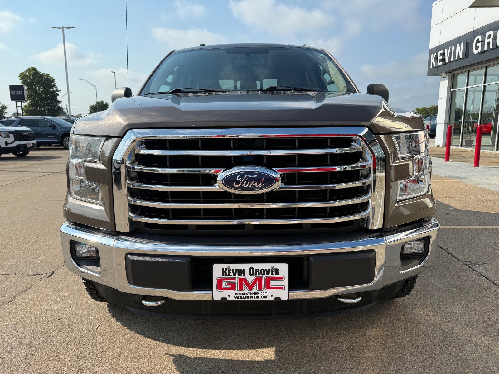 2015 Ford F-150 XLT photo 2