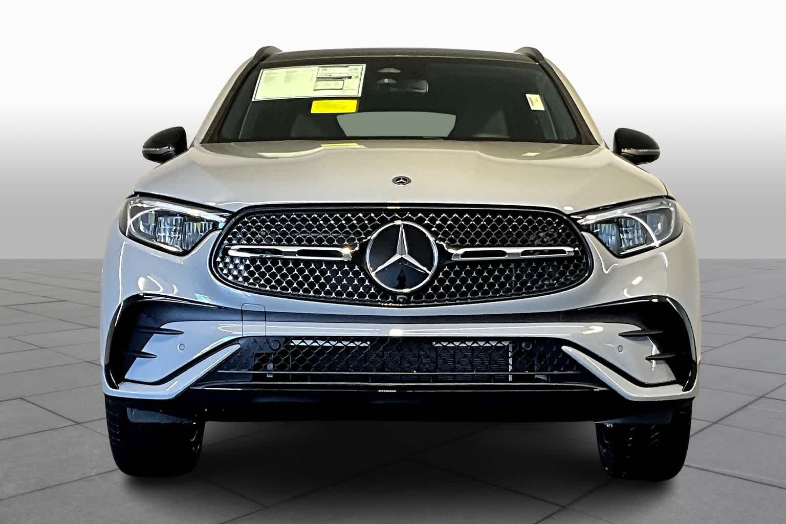2025 Mercedes Benz GLC 300 4MATIC photo 2