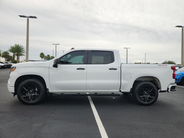 2022 Chevrolet Silverado 1500 Custom photo 2