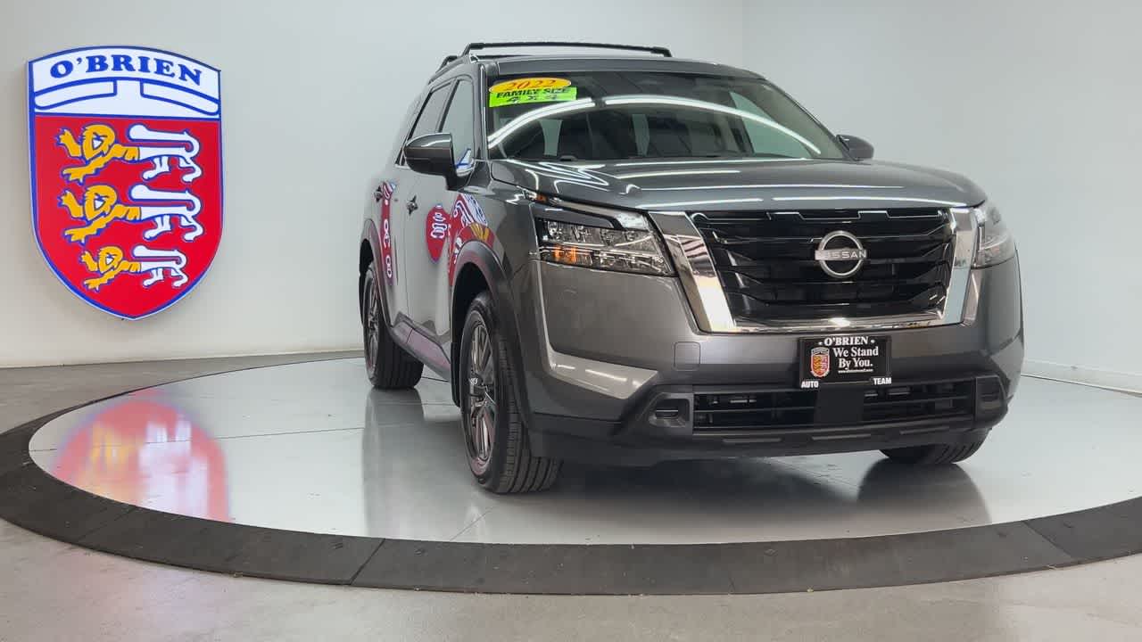 2022 Nissan Pathfinder SV photo 2