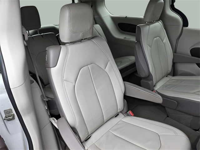 2018 Chrysler Pacifica Touring L photo 31
