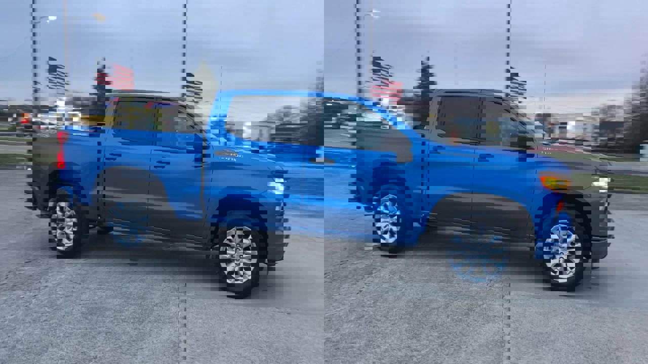 2026 Chevrolet Silverado 1500 Custom photo 2