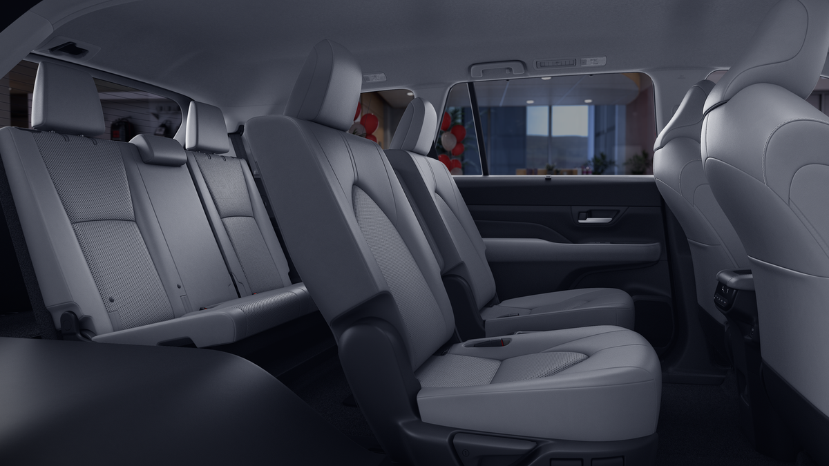 2026 Toyota Grand Highlander XLE AWD photo 21