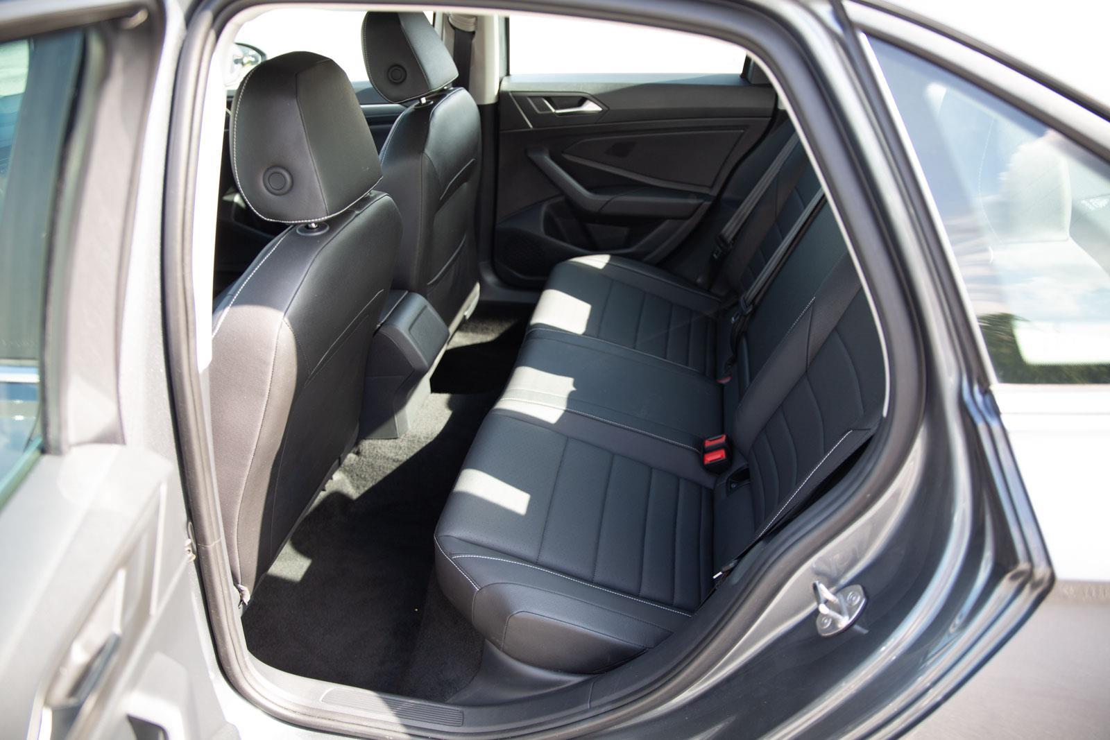 2024 Volkswagen Jetta SE photo 20