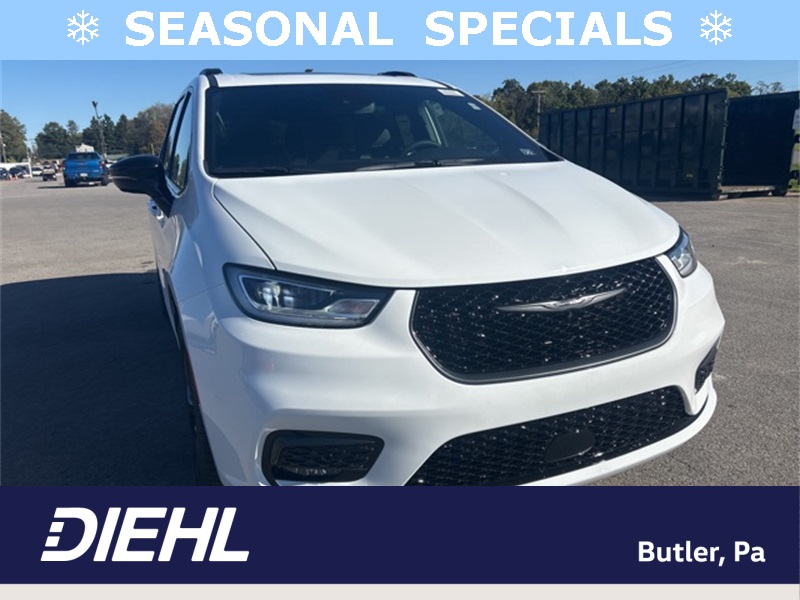 2026 Chrysler Pacifica Limited's photo