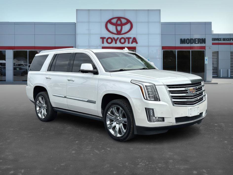 2016 Cadillac Escalade Platinum photo 3