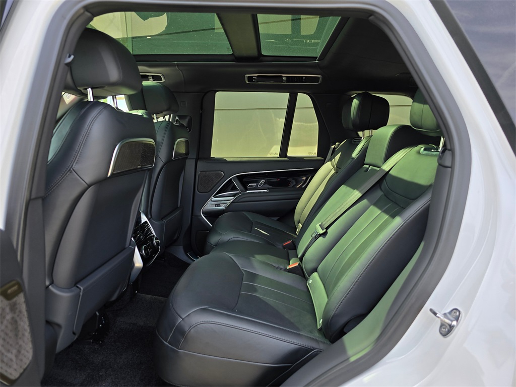 2025 Land Rover Range Rover Autobiography photo 22