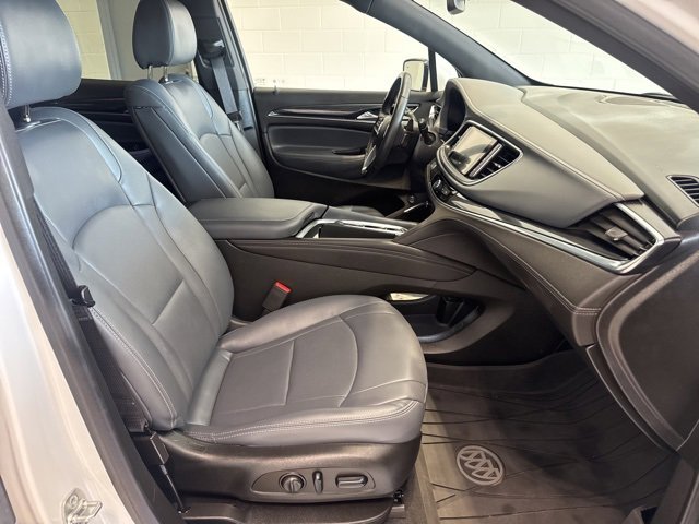 2024 Buick Enclave Essence photo 13