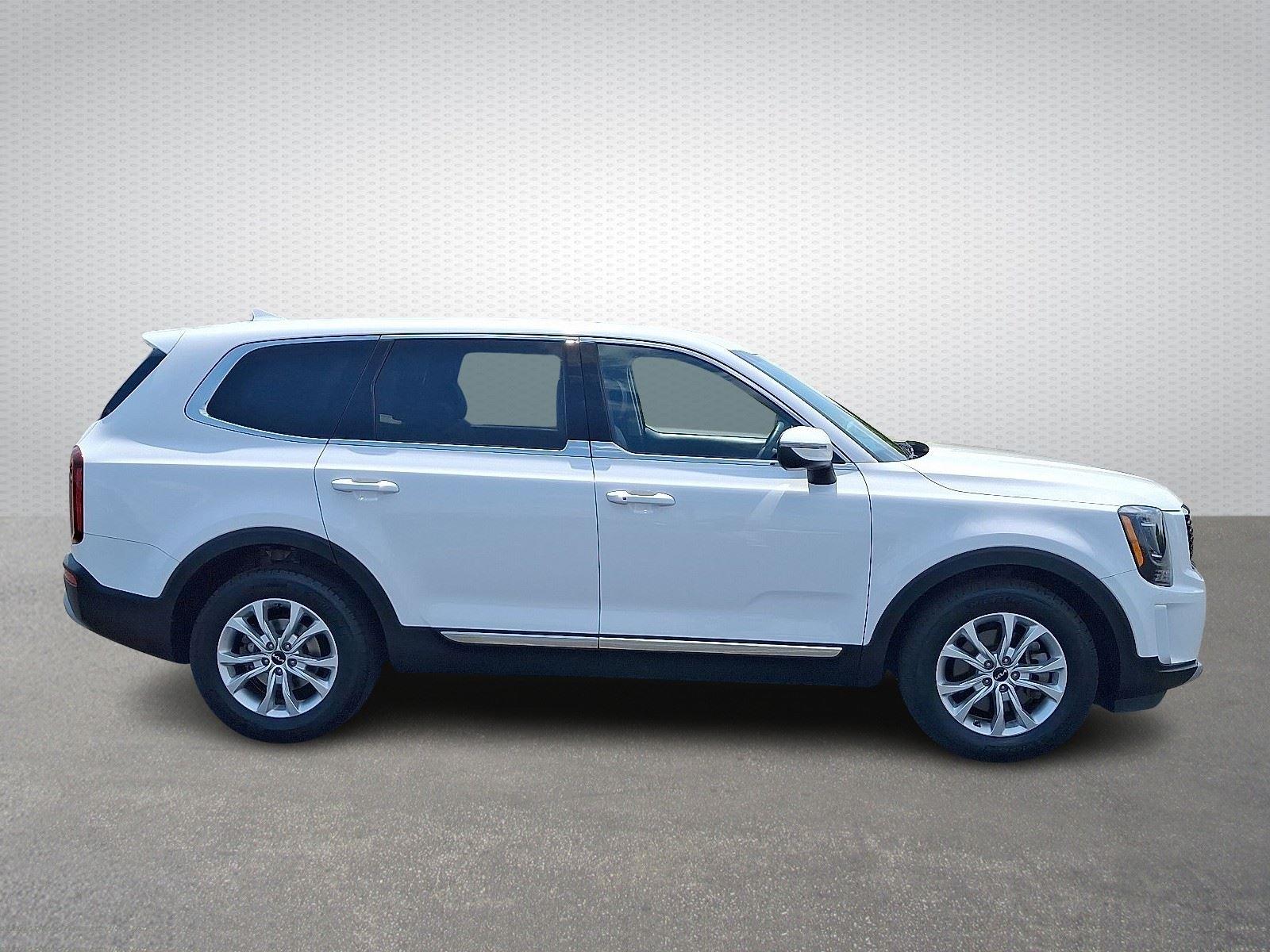 2022 Kia Telluride LX photo 7