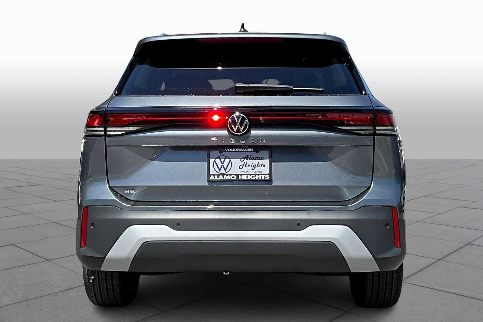 2025 Volkswagen Tiguan SE photo 4