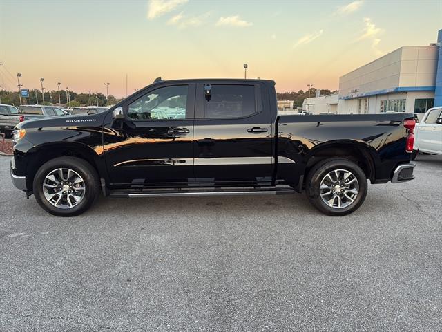 2026 Chevrolet Silverado 1500 LT photo 3