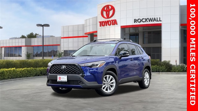 2025 Toyota Corolla Cross LE's photo