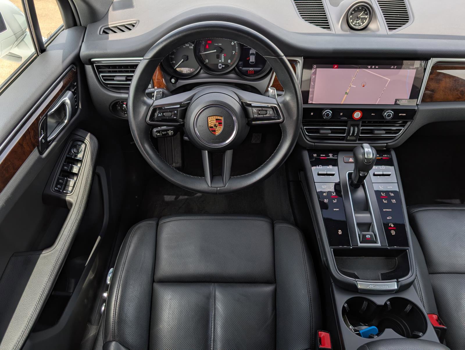 2023 Porsche Macan T photo 23