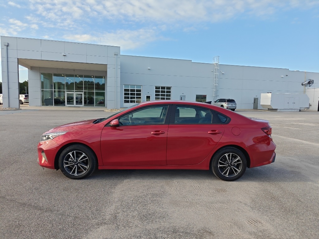 2024 Kia Forte LXS photo 4