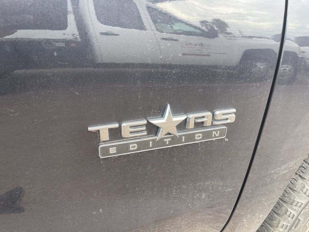 2023 Chevrolet Silverado 1500 RST photo 11