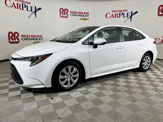 2024 Toyota Corolla LE photo 2