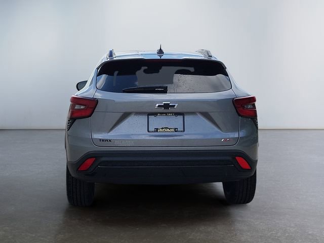 2025 Chevrolet Trax RS photo 4