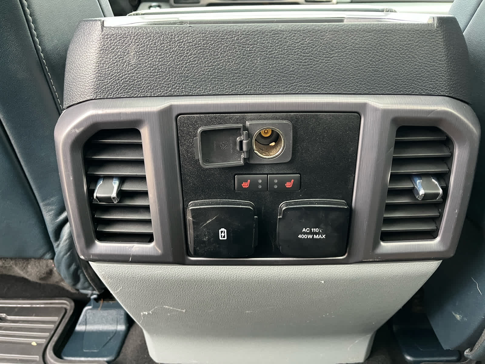 2022 Ford F-350 Limited photo 35