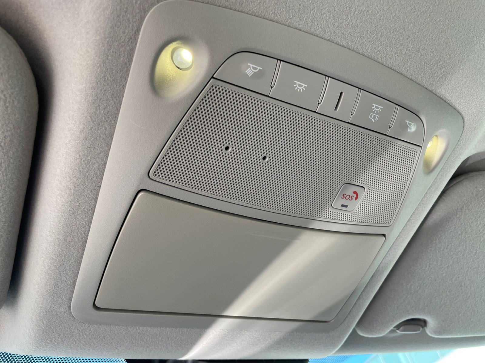 2020 Nissan Leaf SV photo 23