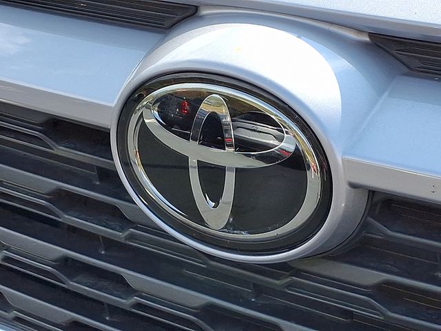 2024 Toyota RAV4 LE photo 3