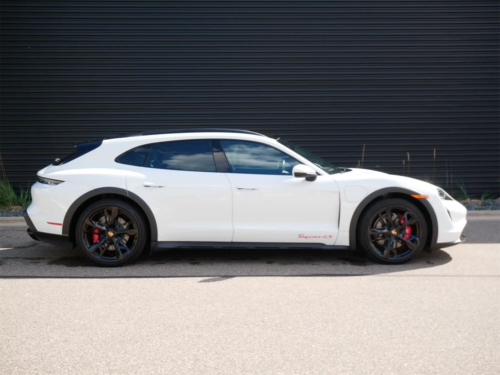 2023 Porsche Taycan 4S Cross Turismo photo 22