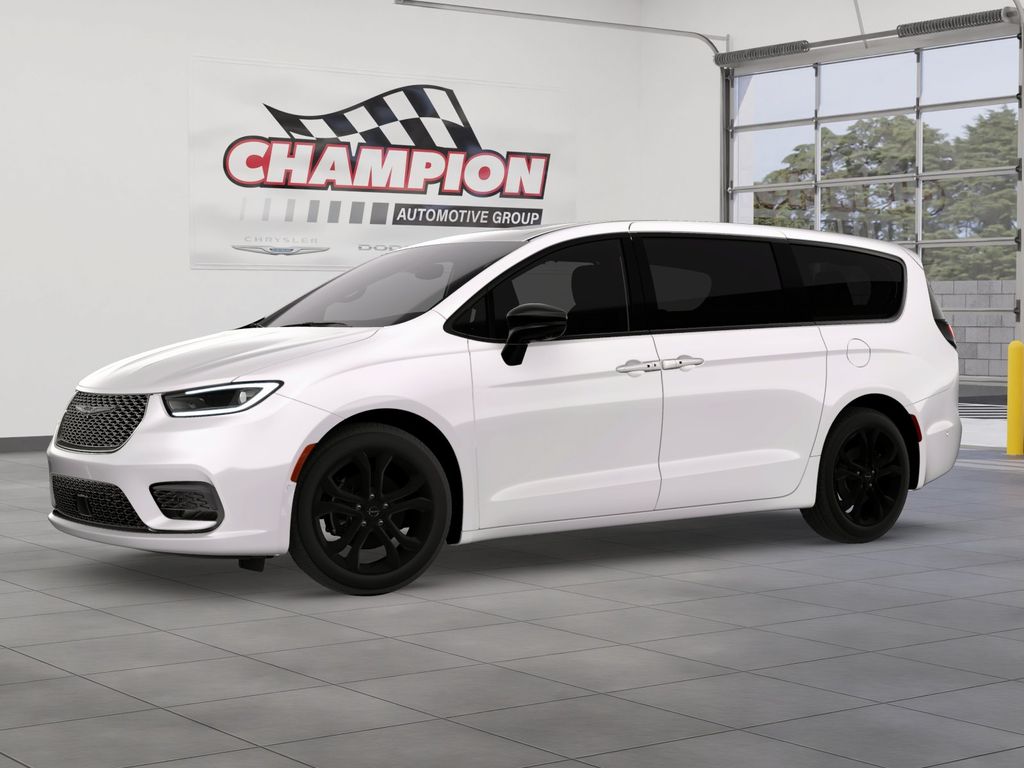 2026 Chrysler Pacifica photo 2