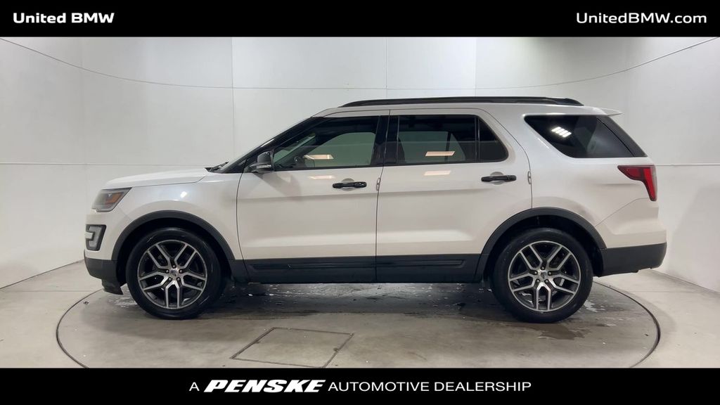 2017 Ford Explorer Sport photo 4