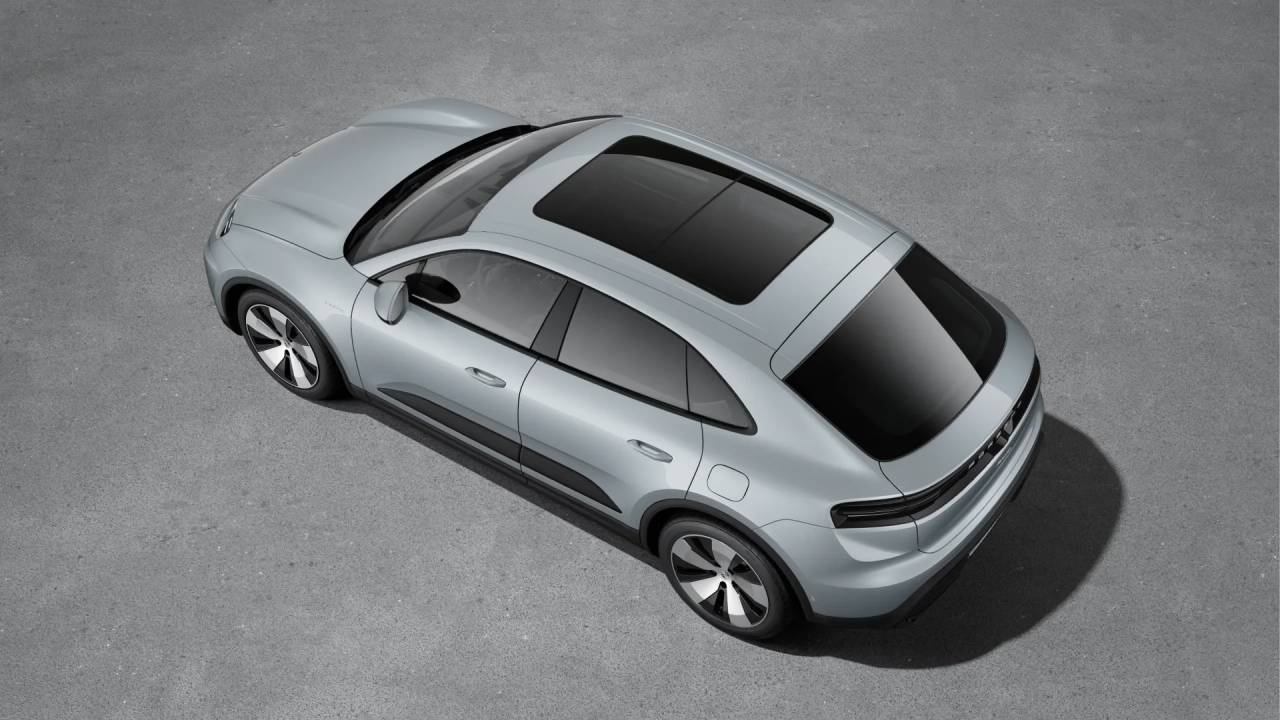 2025 Porsche Macan Electric photo 4