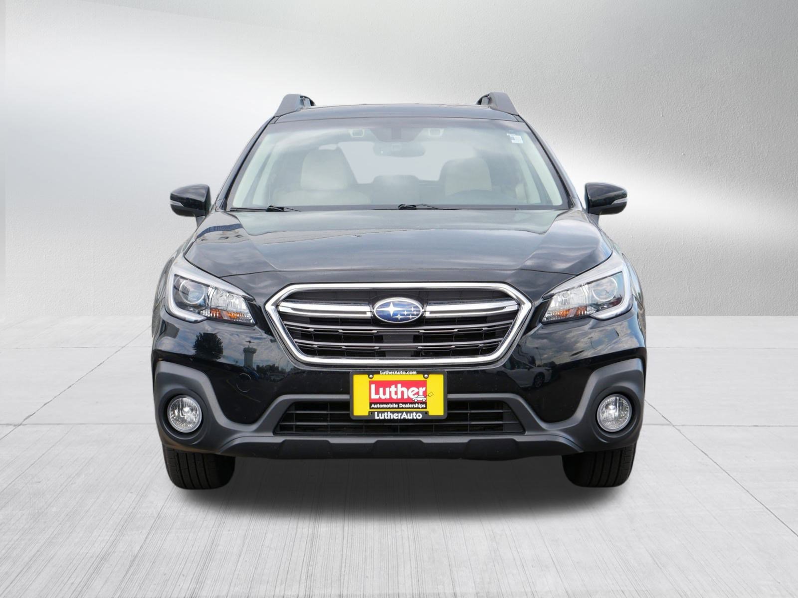 2019 Subaru Outback Premium photo 2