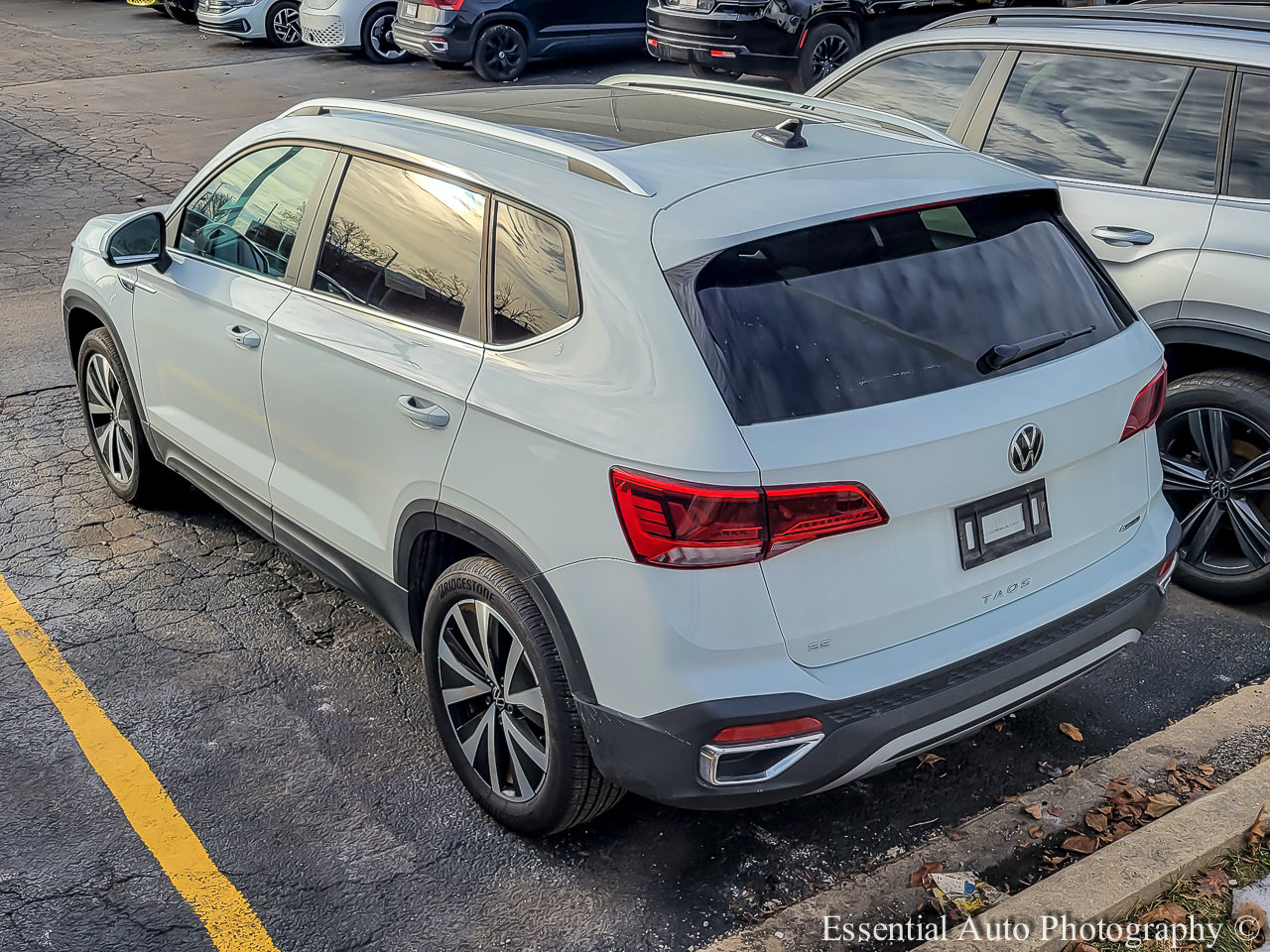 2023 VOLKSWAGEN TAOS - Image 2