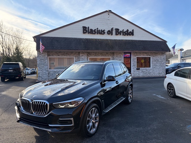 2023 BMW X5 45e's photo