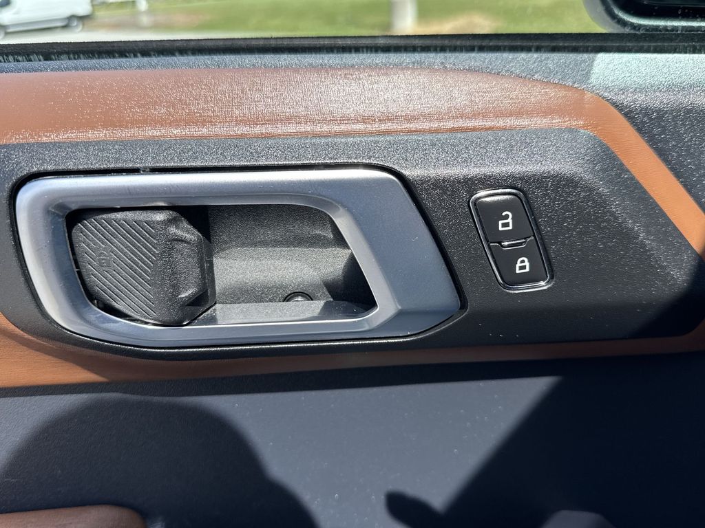 2023 Ford Bronco Outer Banks photo 15