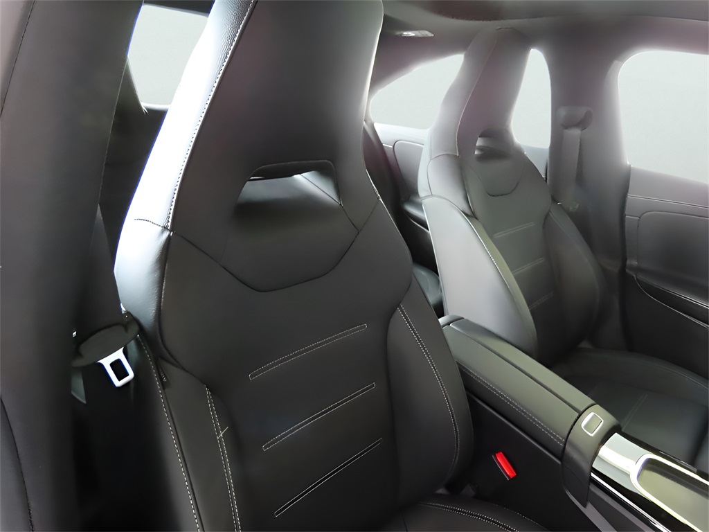 2025 Mercedes Benz CLA 250 4MATIC photo 13