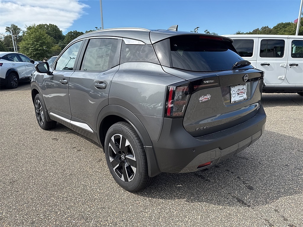 2025 Nissan Kicks SV photo 4