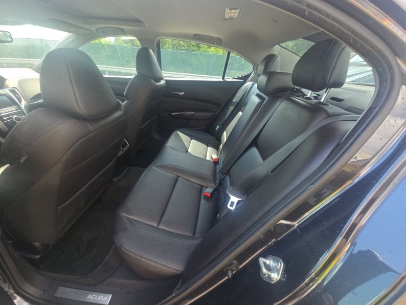 2015 Acura TLX photo 25