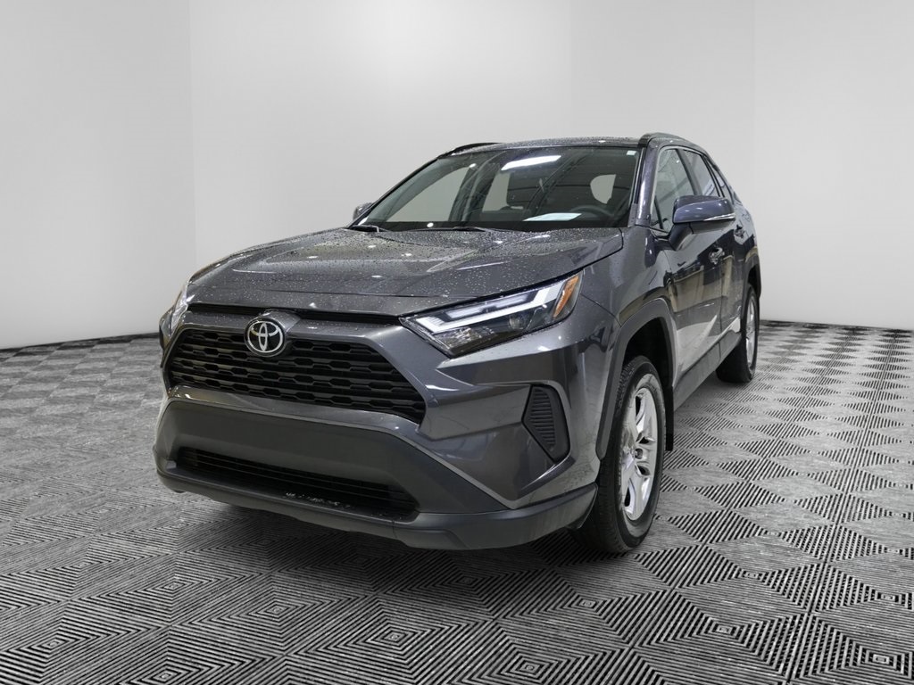 2023 Toyota RAV4 XLE's photo
